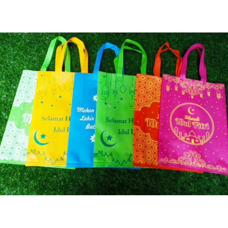 

TAS PARCEL LEBARAN IDUL FITRI GOODIE BAG KANTONG PARCEL HARI RAYA
