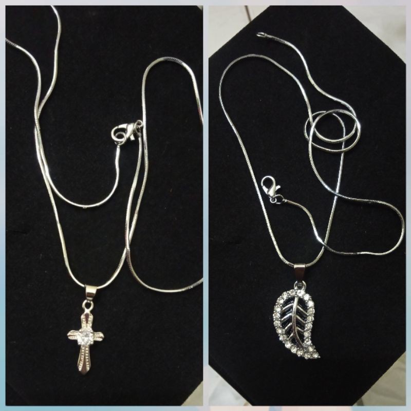 kalung +liontin Rhodhium silver dengan mata zircon uk45cm.