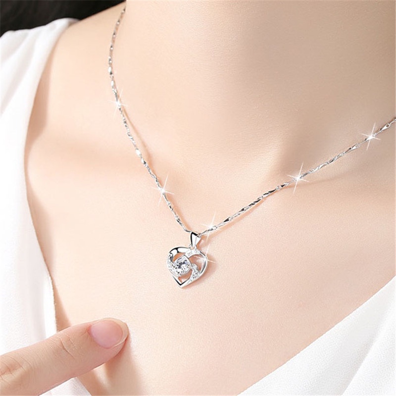 [Ready Stock]Fashion Heart-Shaped Pendant 925 Silver-Plated Diamond Sapphire Necklace