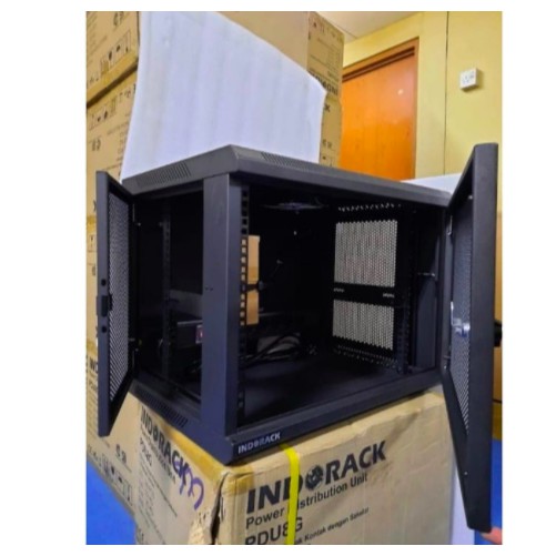 WIP5508S - 8U Wallmount Rack Depth 550mm Single Perforated Door 19&quot;