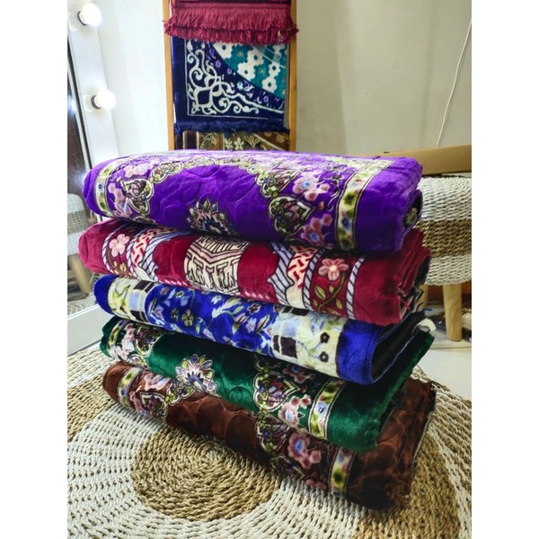 SAJADAH BUSA TEBAL 5CM RESLETING Sajadah bludru halus