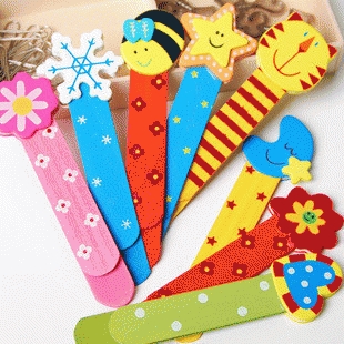 

Bookmarker / Pembatas Buku Kayu Aneka Motif Kartun