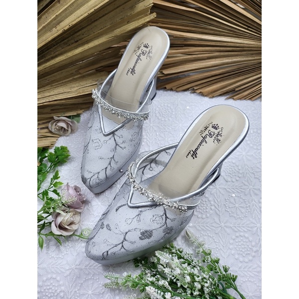 sepatu azwa silver asesoris 10cm