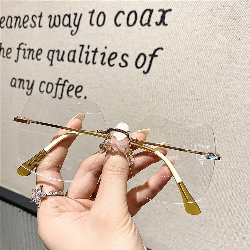 Kacamata tanpa bingkai female