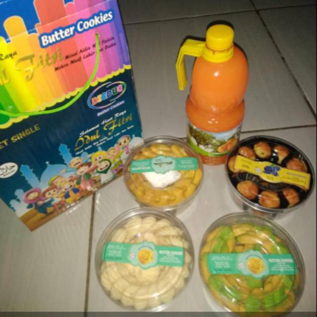 

Paket kue lebaran