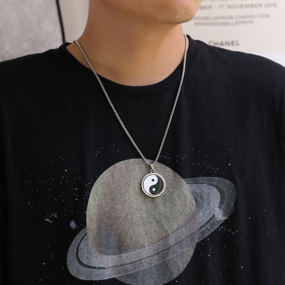 Kalung Rantai Dengan Liontin Yin Yang Bahan Metal Untuk Wanita