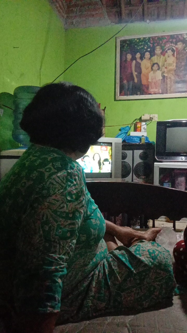 1pc Pita Pengukur Dengan Model Dapat Ditarik Dan Bahan Halus Untuk Perlengkapan Jahit