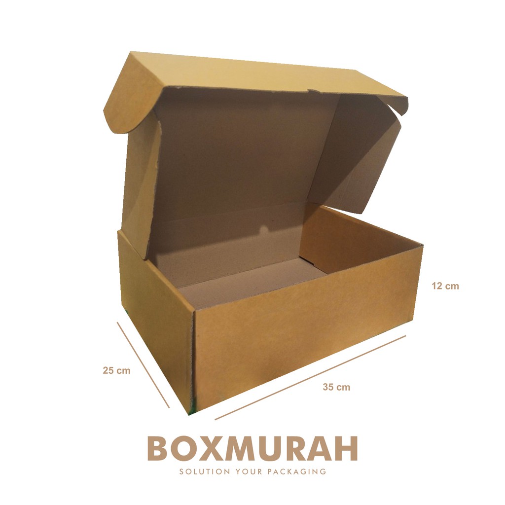 

Clothes / Gift Box - Uk. 35 x 25 x 12