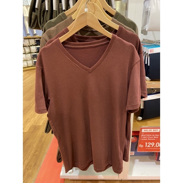 SALE‼️ TSHIRT DRY WARNA V NECK LENGAN PENDEK PRIA - UNIQLO