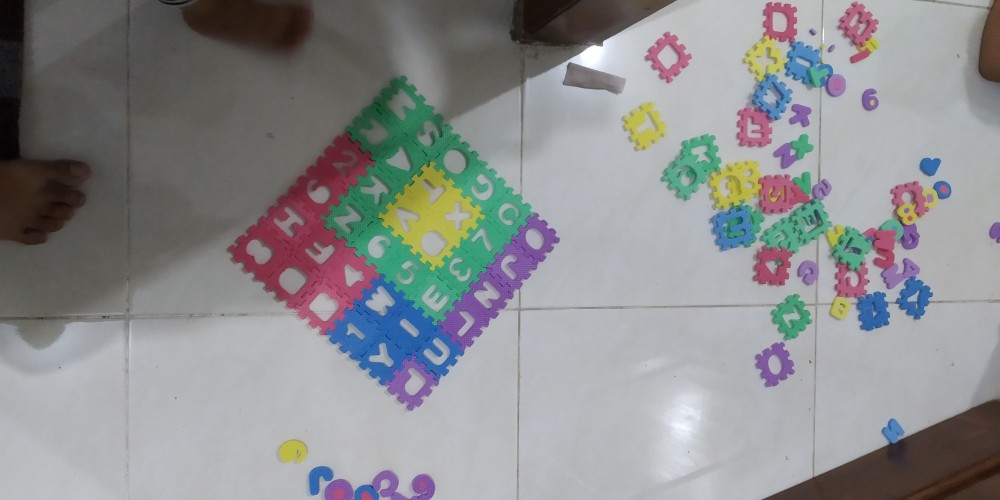 36pcs / Set Karpet Alas Lantai Mini Dengan Bahan Halus Dan Gambar Motif Alfabet