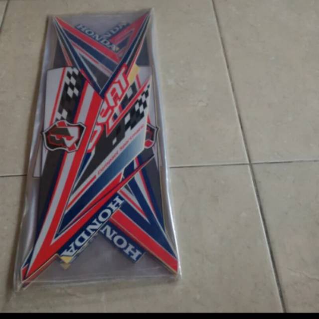 Striping stiker les body motor beat 2018 putih biru