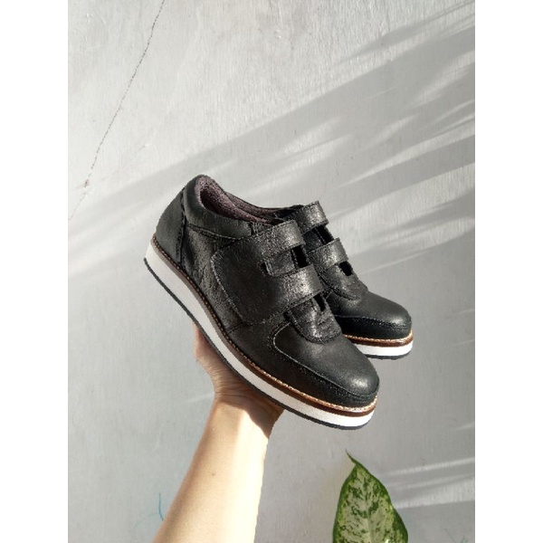 leather sneakers, sepatu sneakers kulit asli