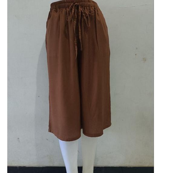 Celana Pendek Wanita Kulot Rayon Premium 7/8 Standart ~ Jumbo {STB.22Jn22ι}