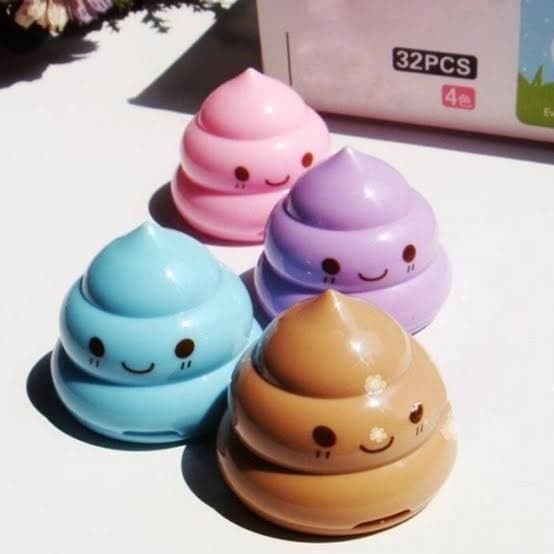 

HIGHT QUALITY RAUTAN PENSIL CUTE POOP / 1PCS 2 LUBANG RAUTAN BENTUK POOP ATRP-01