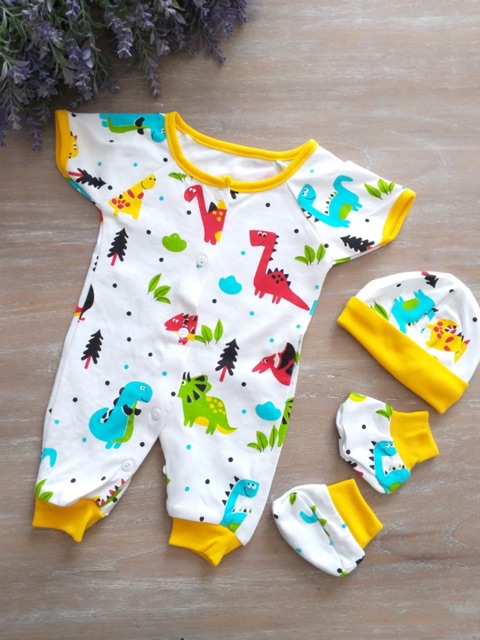 Setelan romper little j ( romper+ topi+ kaoskaki)