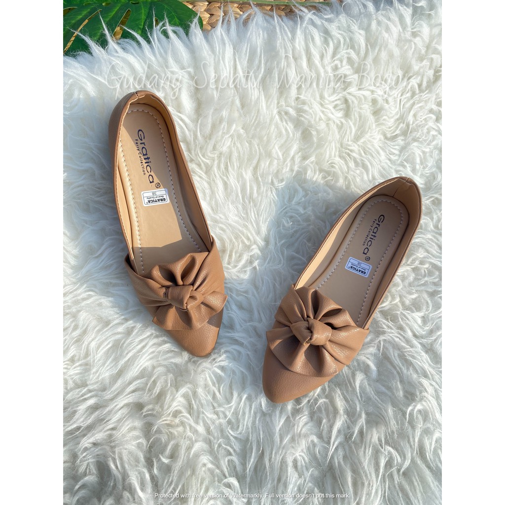 Gratica Sepatu Wanita Flat Shoes Lancip Carla AW 073