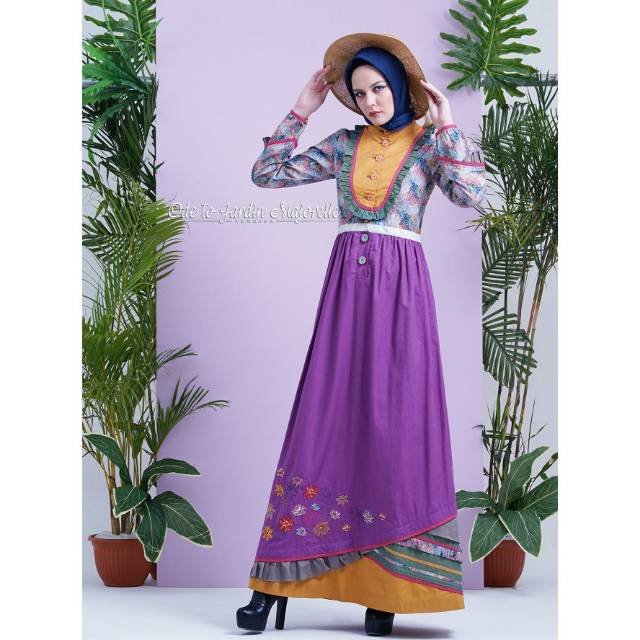 Nwt tuneeca sale size L