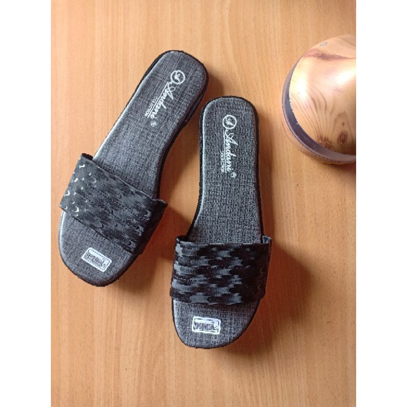 Sandal selop Wanita &quot;Andani Collection&quot; Hitam