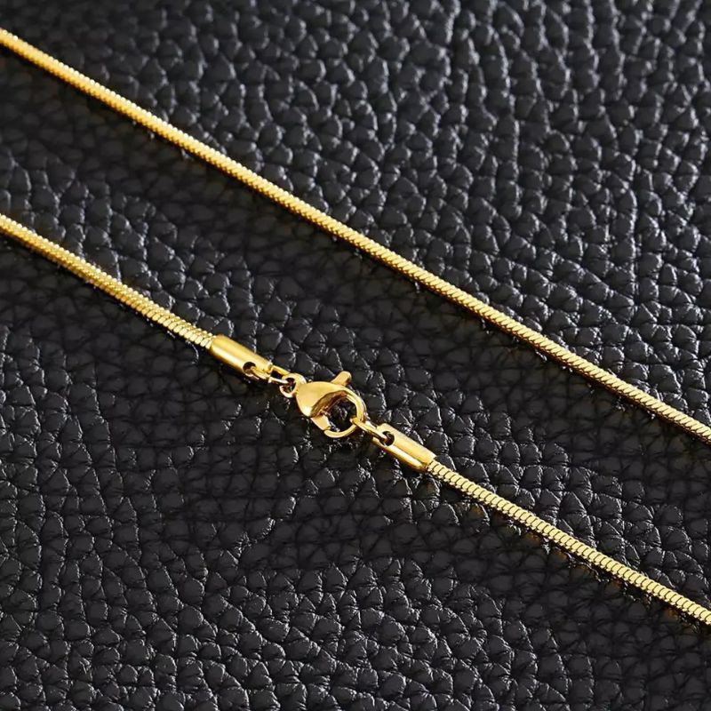 KALUNG TITANIUM PRIA DAN WANITA WARNA SILVER GOLD BLACK  ANTI KARAT