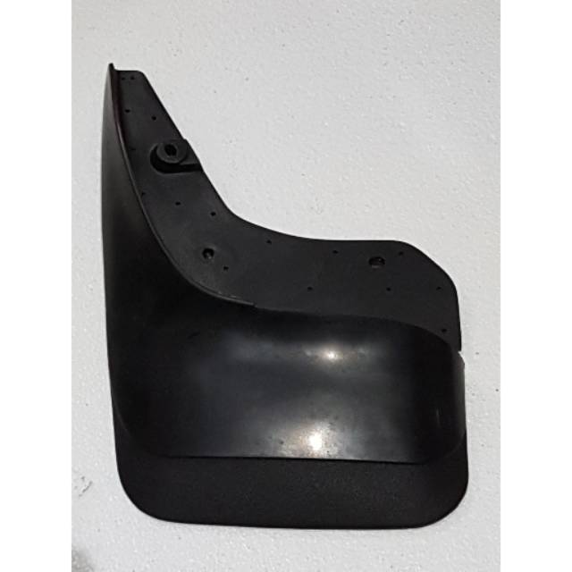 PENAHAN LUMPUR REAR INNOVA RH 76605-TA010