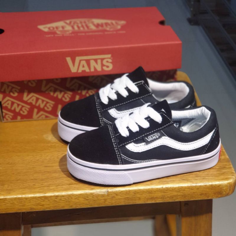 SEPATU VANS OLDSKOOL JUNIOR KIDS BLACK HITAM SEKOLAH PLAY GROUP TK SD ANAK KECIL LUCU MURAH PEREMPUAN LAKI-LAKI KADO HADIAH BERKUALITAS TERJANGKAU AWET