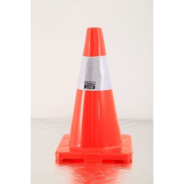 

Kerucut 45 cm Traffic Cone 0154 / Traffic Equipment Leopard / Pembatas Jalan Trafic cone Murah