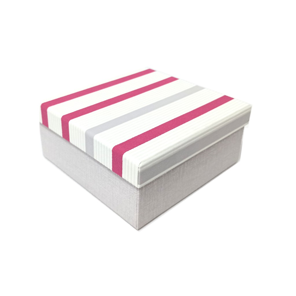 

Kotak kado / Kotak Hadiah / Gift Box HX2620S (Size S)