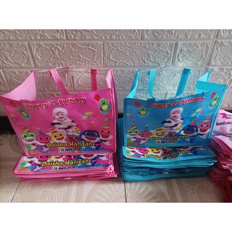 

Tas ultah Mika TEBAL 75GSM