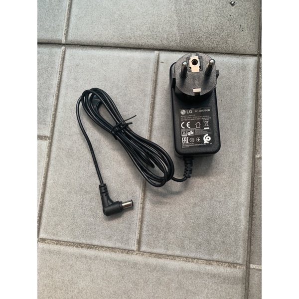 ADAPTOR CHARGER TV LG DAN MONITOR 19v-0.84a 40watt