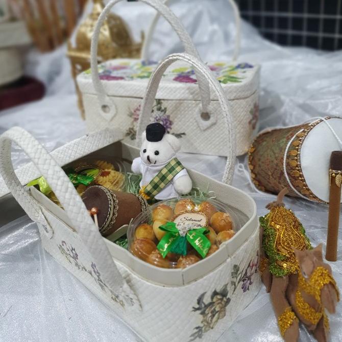 

PAKET BOX HAMPERS LEBARAN KUE KERING TOPLES MURAH 54 FVV54DC41