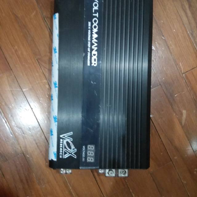 Volt Commander 200a by Vox research / stabilizer /voltage step up