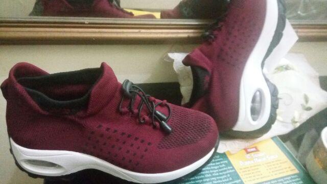  Sepatu  Sneakers Wanita  Ukuran  35  42 untuk Olahraga  Lari 