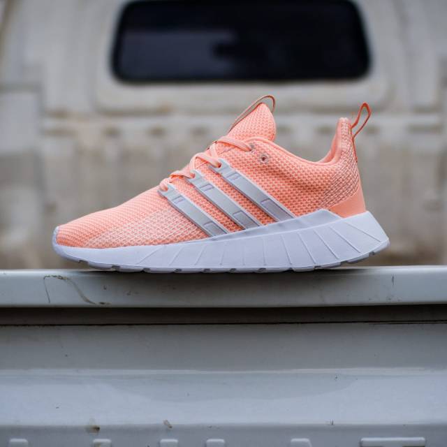 Adidas Questar Flow White Peach