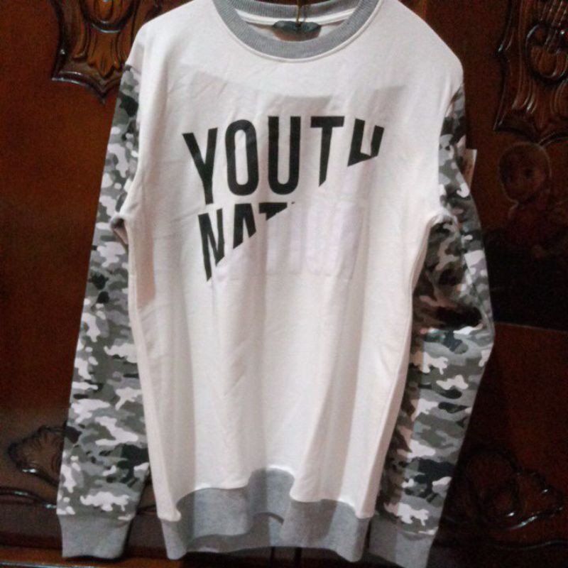 PRELOVED KAOS SWEATER DETAILS YOUTH NATION