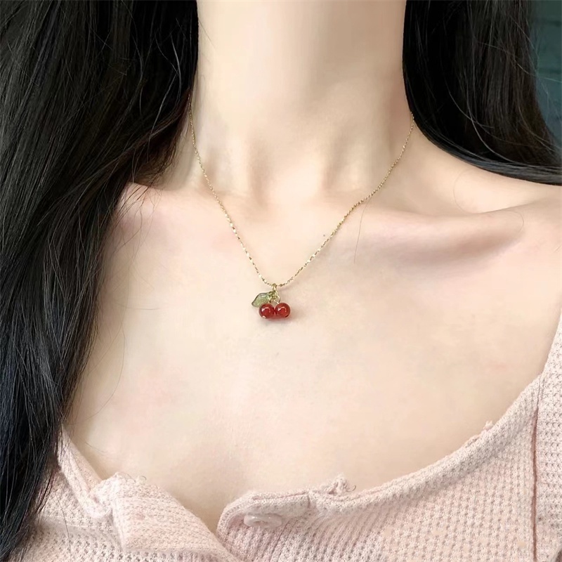 Kalung Dengan Liontin Batu Giok Hetian Natural Bentuk Cherry Untuk Wanita