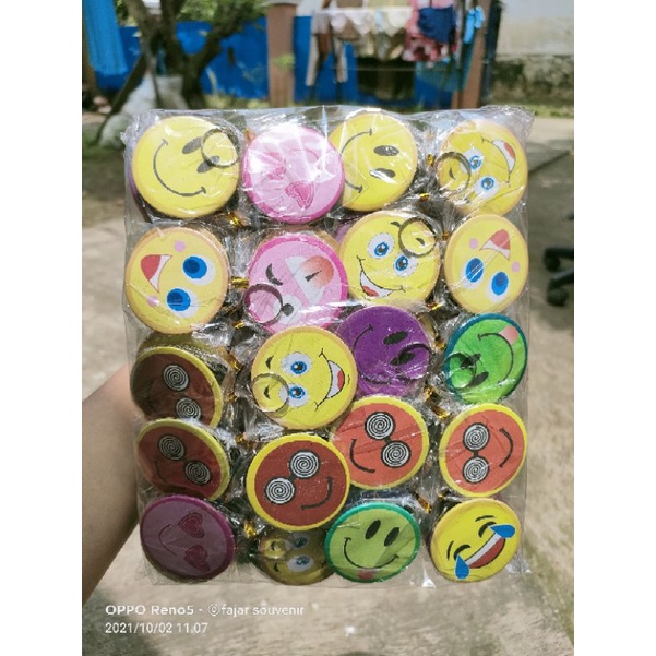 souvenir gantungan kunci souvenir pernikahan souvenir pernikahan unik soupenir pernikahan soufenir pernikahan sopenir pernikahan sofenir pernikahan souvenir ulang tahun anak souvenir ultah anak souvenir hadiah-EMOTICON