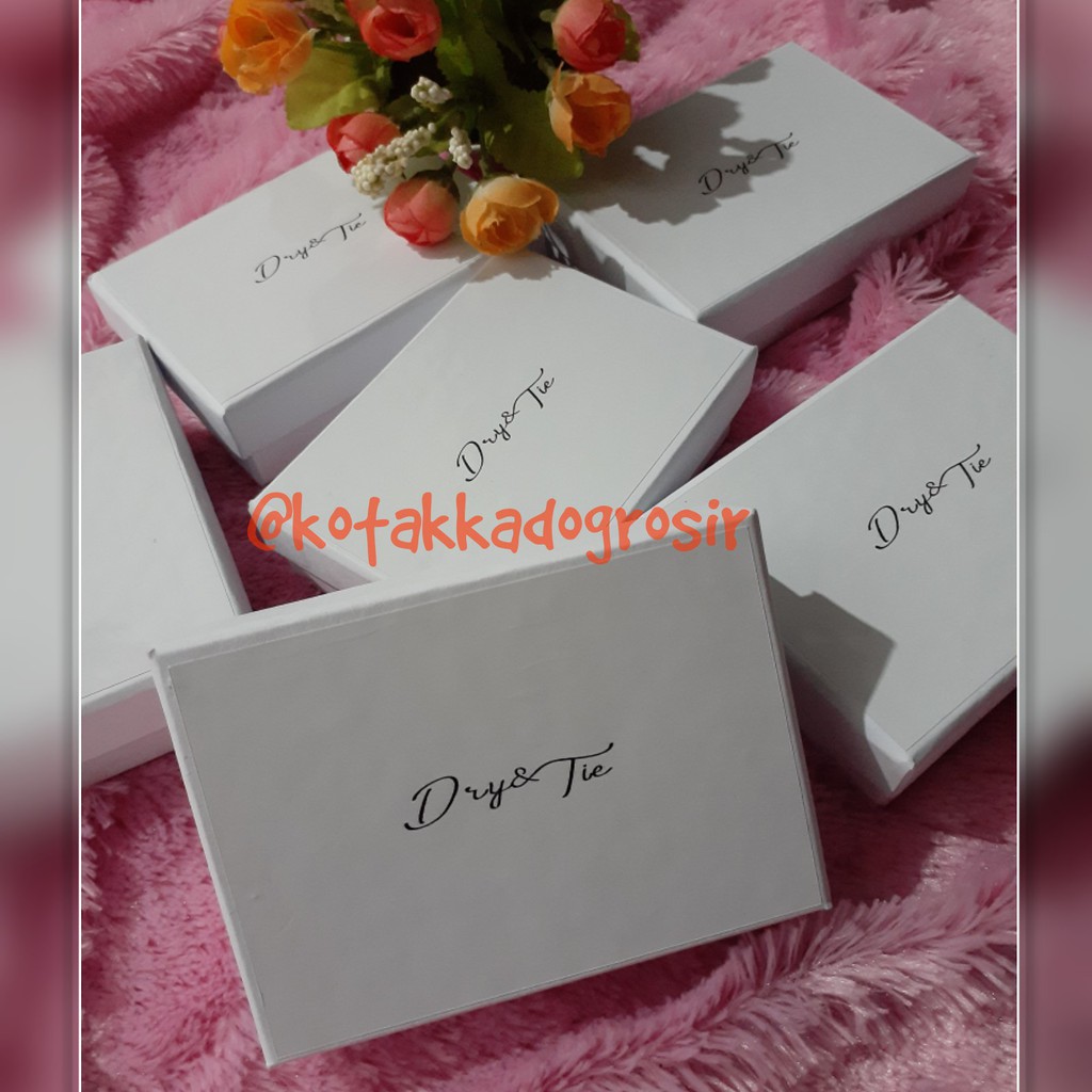 

Box Packing ukuran 10x7x3 FREE Cetak Logo