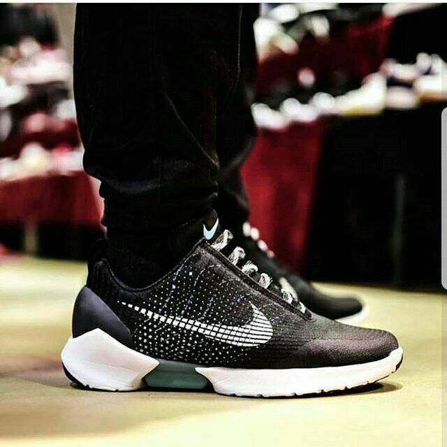 nike hyperadapt 1.0 black white