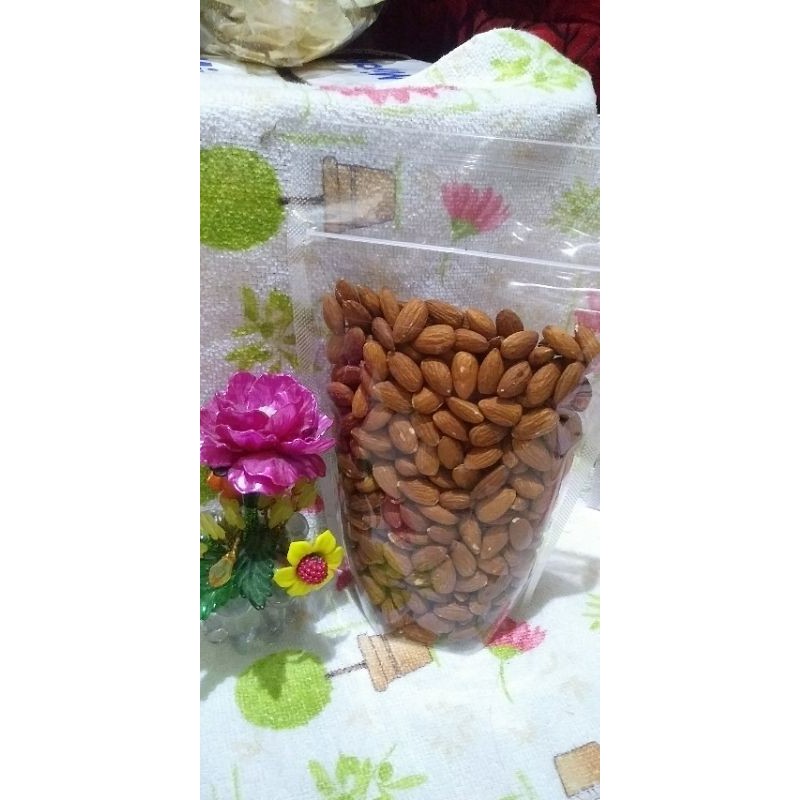 

Kacang Almond Kupas