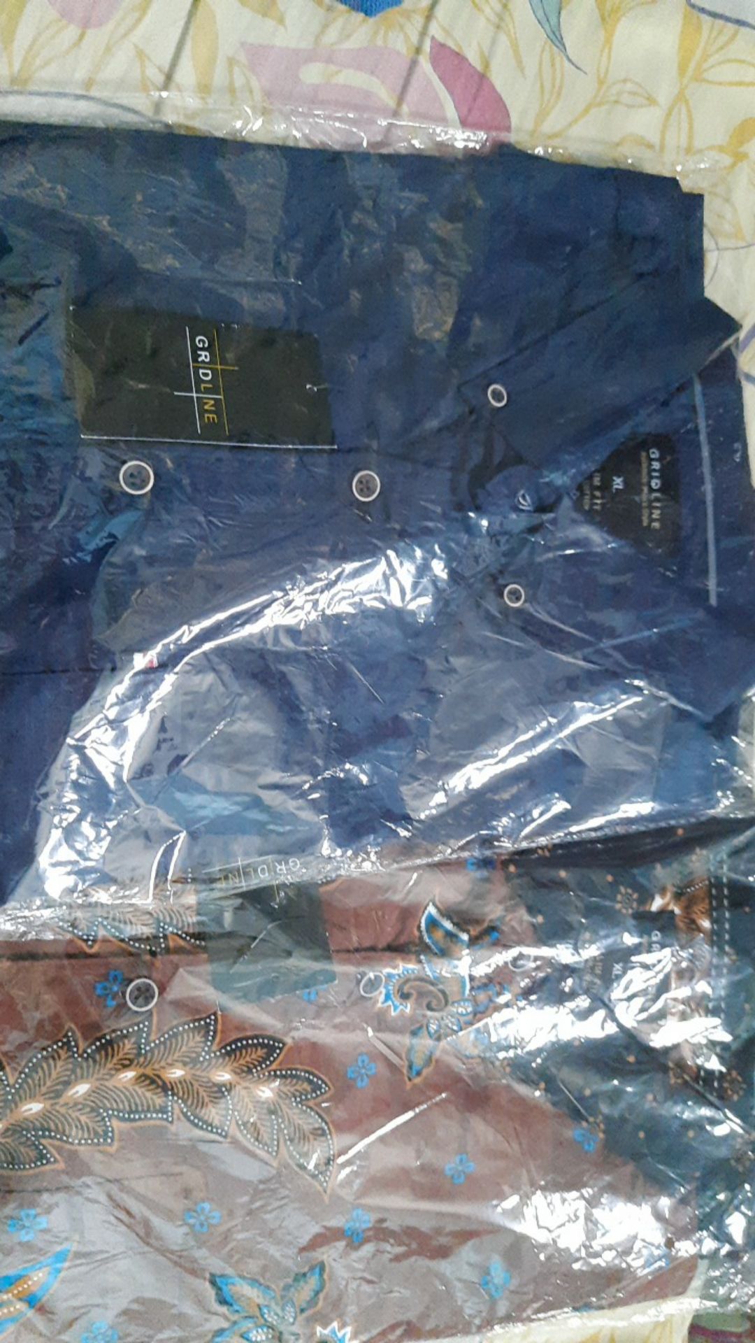 [gridline - S079 Mocha & Steel Blue] Kemeja Batik Slimfit Pria Katun Lengan Pendek Match