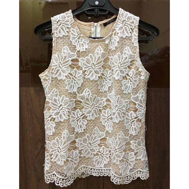 Tank top flower beige putih brokat brukat prada lace top