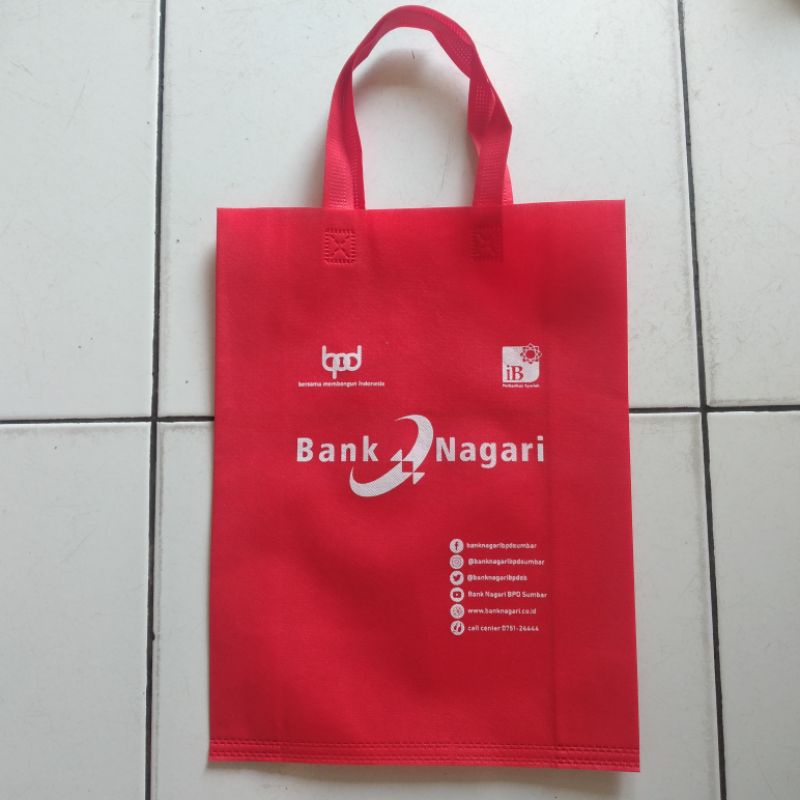 

godiebag custom/tas sponbond uk 30x40x8 sablon 1 warna 1 sisi