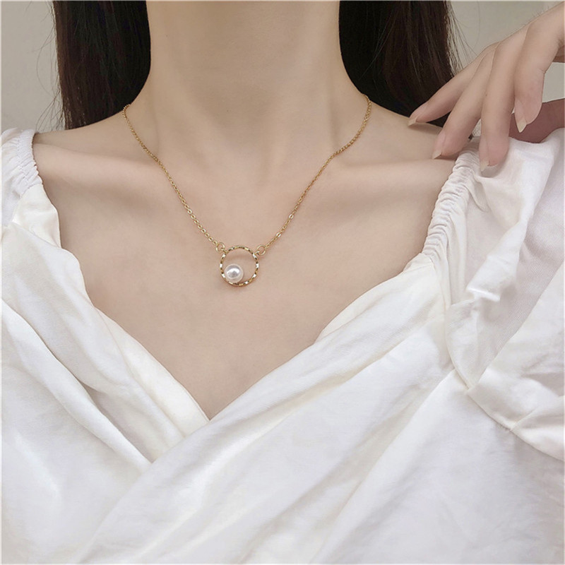 Korean Design Sense Geometric Pearl Necklace Temperament Simple Clavicle Chain