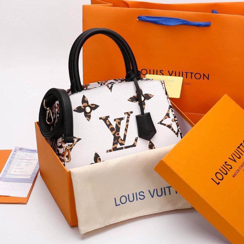 NEW TAS LV MONTAIGNE ADA NO SERI BOX
