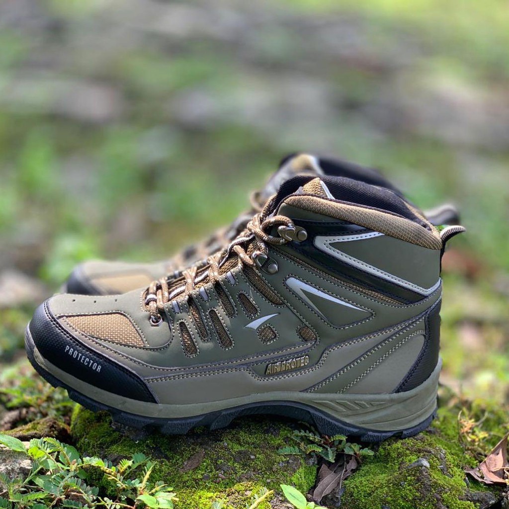 sepatu gunung waterproof air protec protector original   sepatu outdoor pria   sepatu hiking wanita