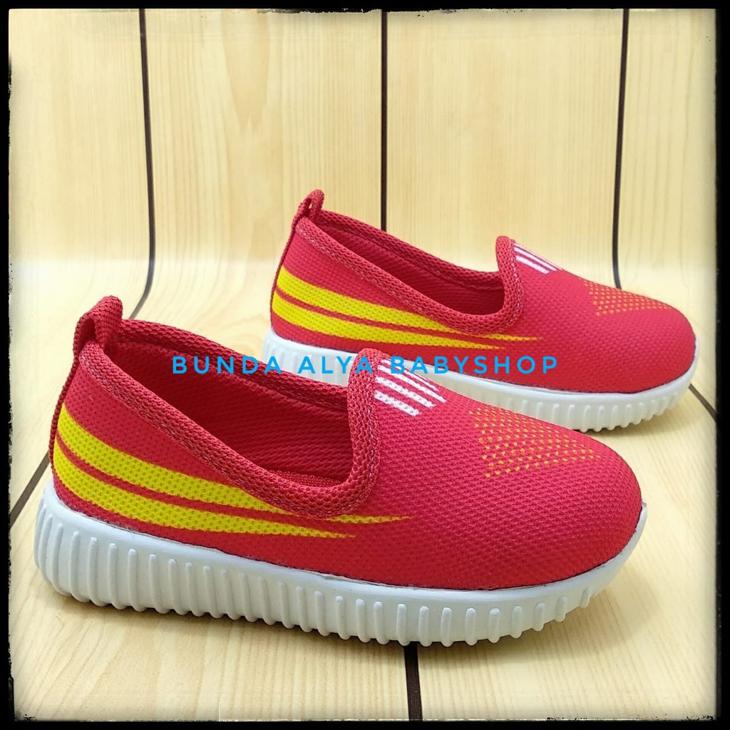 Sepatu Anak Perempuan Usia 1 2 3 4 5 6 Tahun Size 22 - 35 Garis MERAH - Sepatu Anak Cowok Cewek Alas Karet Anti Licin