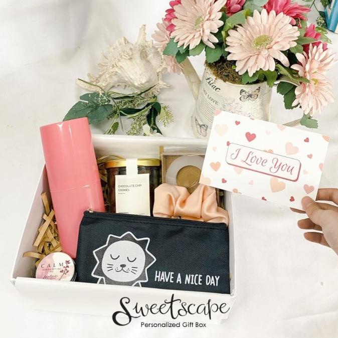 

GIFT BOX PACKAGE 112-PAKET HEMAT HAMPERS 112-SPECIAL GIFT FOR SOMEONE FGBV61352