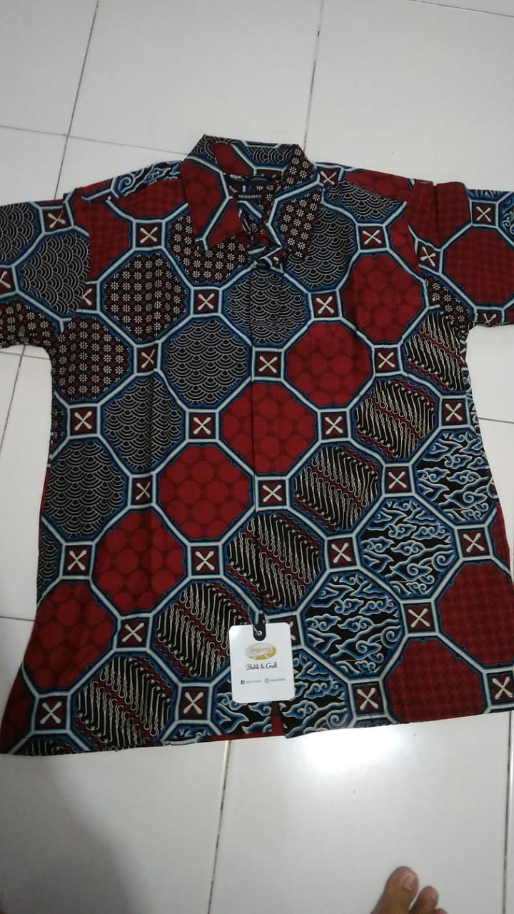 Kemeja Batik Pria | Lengan Pendek | Regular Fit | Batik Pria Solo | Batik Kantor | Bhinneka