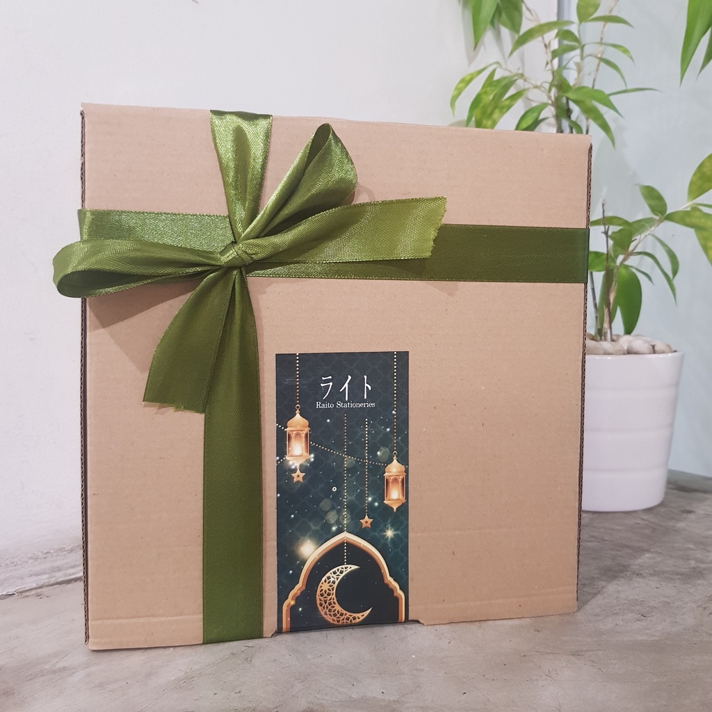 

Hampers Lebaran Alat Tulis/ Stationeries Raito Stationeries x Surya Mas Ateka [Hamper A]