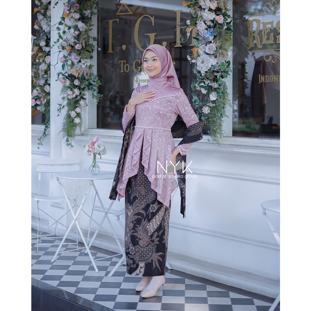 PAKAIAN COUPLE KEBAYA MODERN FARA - KEBAYA BROKAT TULLE  MUTIARA - BATIK COUPLE KEBAYA LAMARAN TUNANGAN - SERAGAM BRIDESMAID - KEBAYA WANITA REMAJA